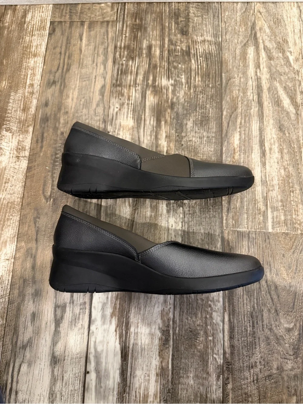 Clarks casual slip